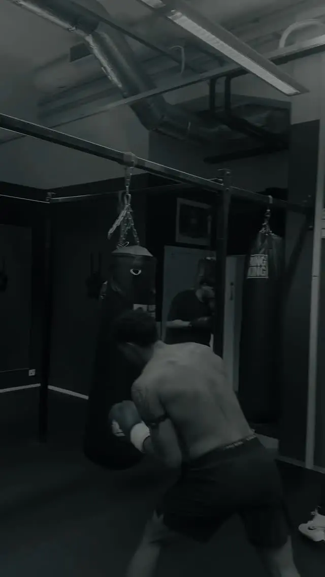Oisko aika alottaa nyrkkeily? 😏
Elokuun alkeiskurssit nyt myynnissä!#strikeboxing #nyrkkeily #helsinki #urheilu #ryhmäliikunta