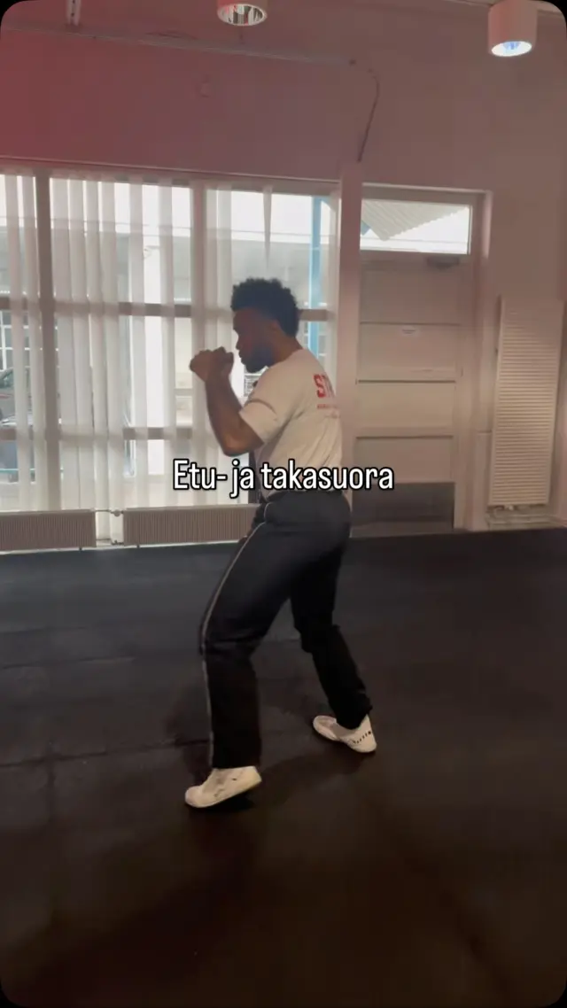 Etu- ja takasuorat on nyrkkeilijän tärkeimpiä työkaluja🥊🔥 terävillä suorilla on voitettu monia matseja ja mestaruuksia🏆#nyrkkeily #strikehki #boxing #urheilu #helsinki
